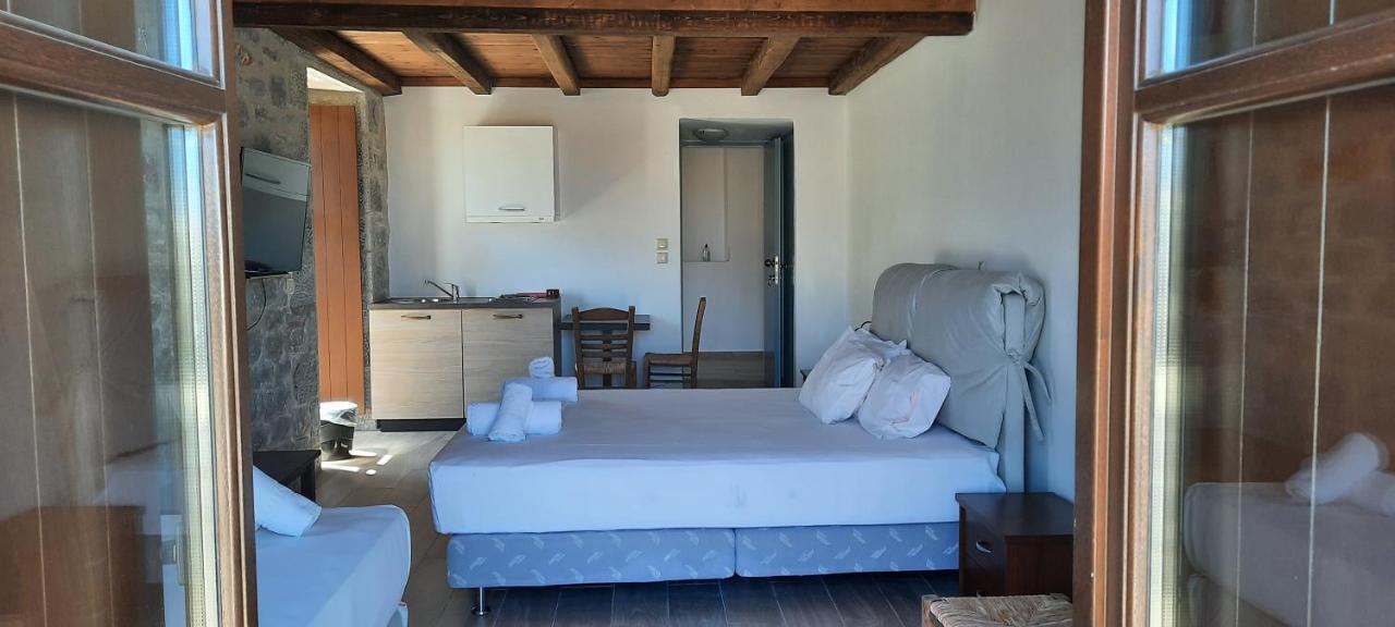Koukouri Suites Areopoli Luaran gambar