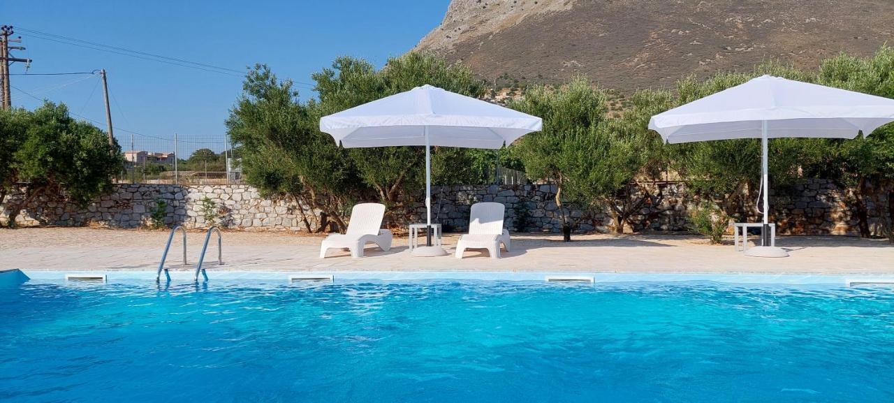 Koukouri Suites Areopoli Luaran gambar