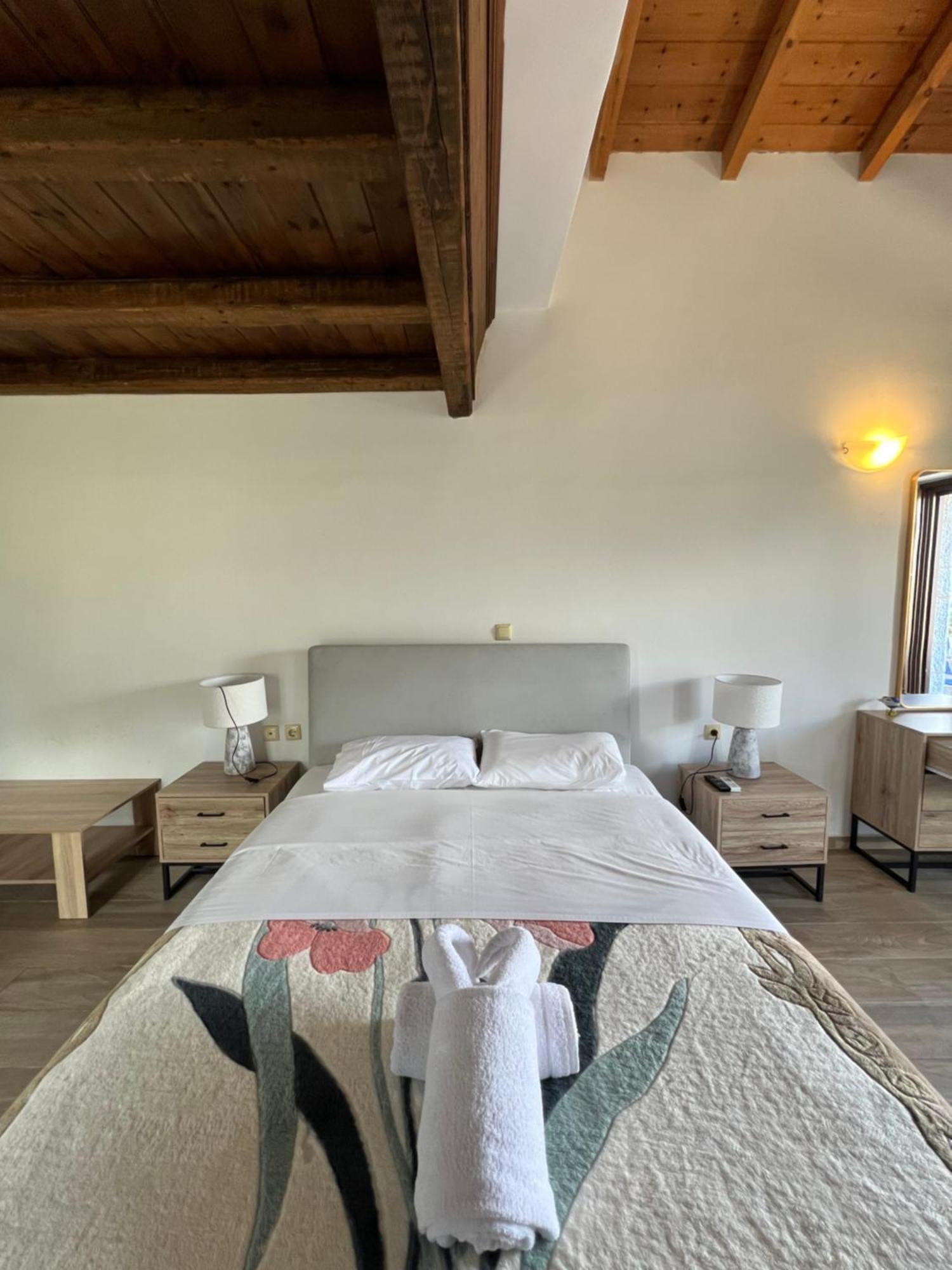 Koukouri Suites Areopoli Luaran gambar