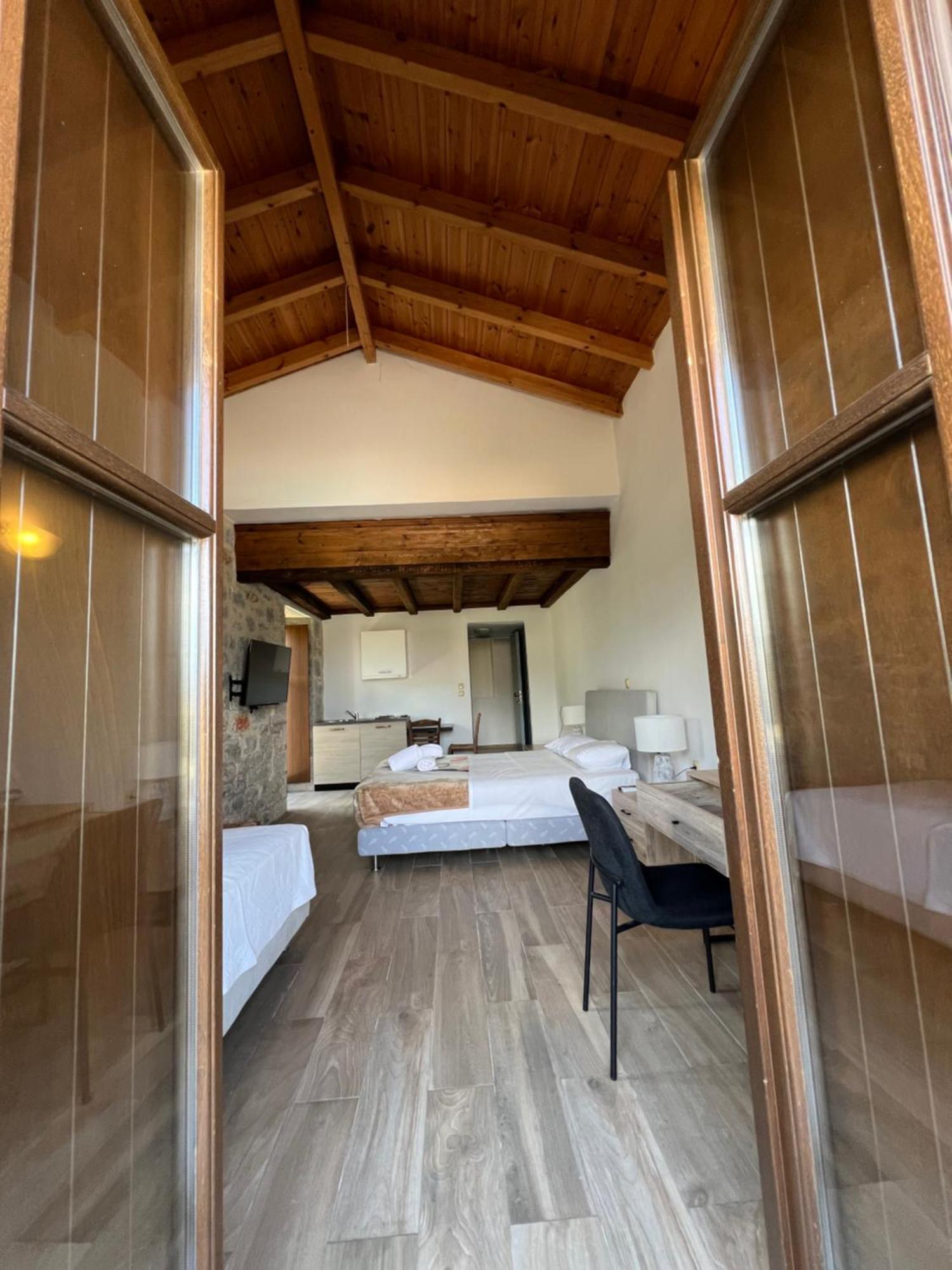 Koukouri Suites Areopoli Luaran gambar